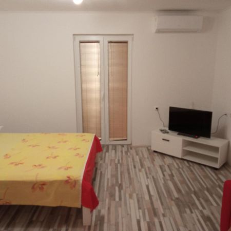 Studio Apartman Matkovic Imotski Exteriör bild