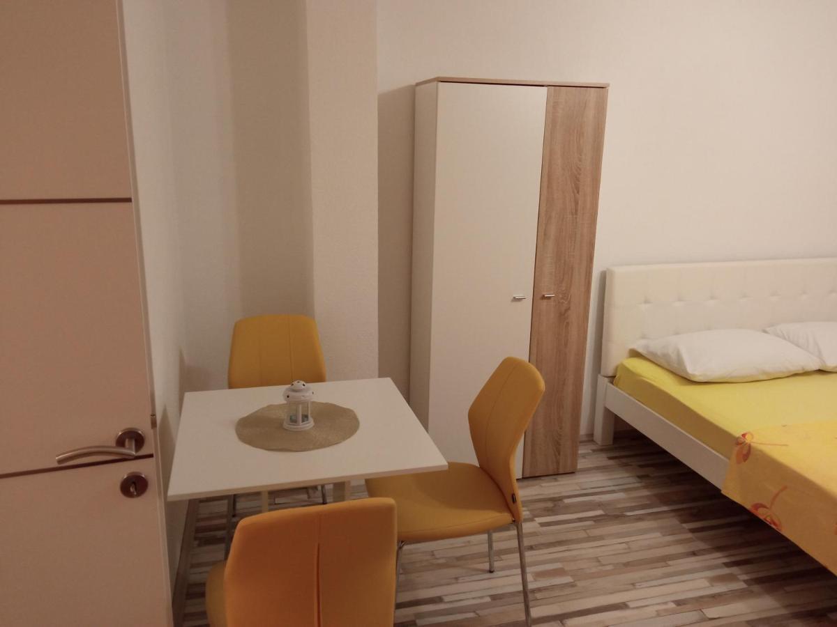 Studio Apartman Matkovic Imotski Exteriör bild