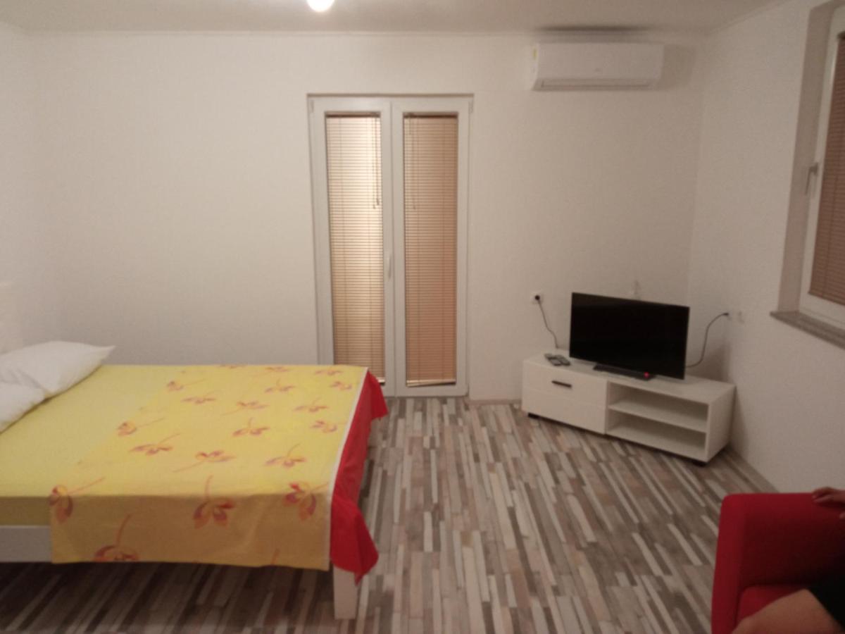 Studio Apartman Matkovic Imotski Exteriör bild