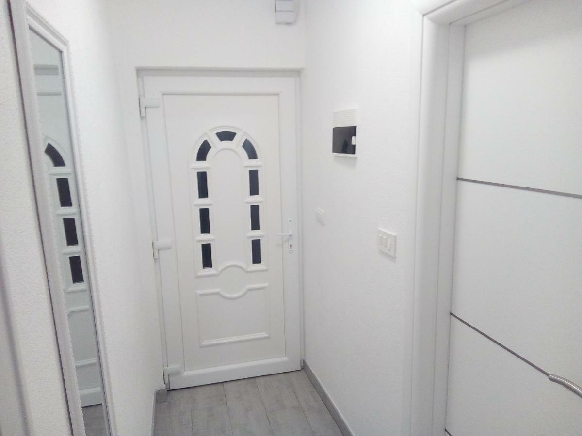 Studio Apartman Matkovic Imotski Exteriör bild